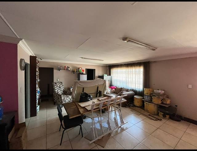 6,800M² WAREHOUSE FOR SALE IN ANZAC